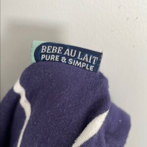 🔵Bebe au Lait blue and white nursing cover